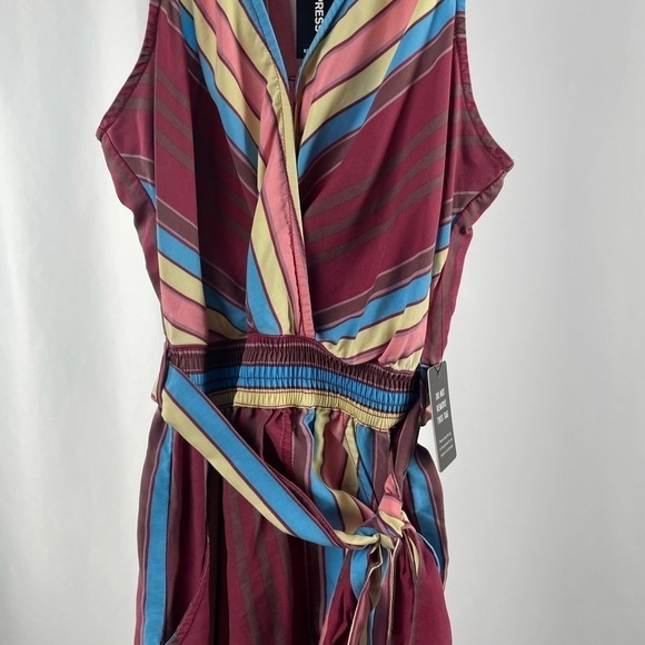NWT Express Sleeveless V Neck Stripe Romper in Multi Size Extra Small - Picture 5 of 10